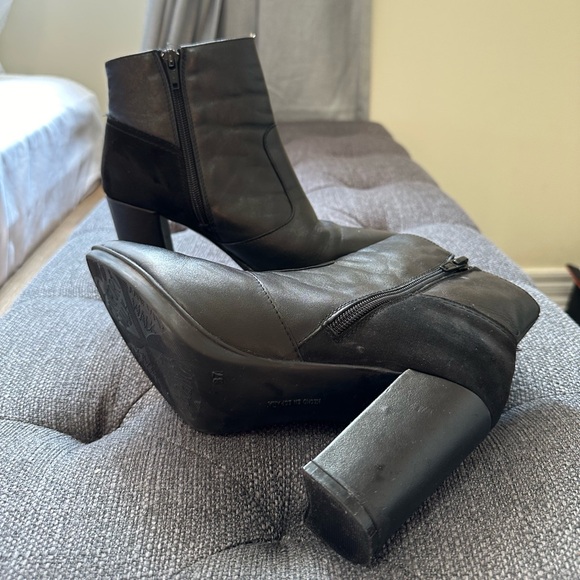 LOOKXART Collection black leather heel booties from Madrid (size 37) - Picture 7 of 7